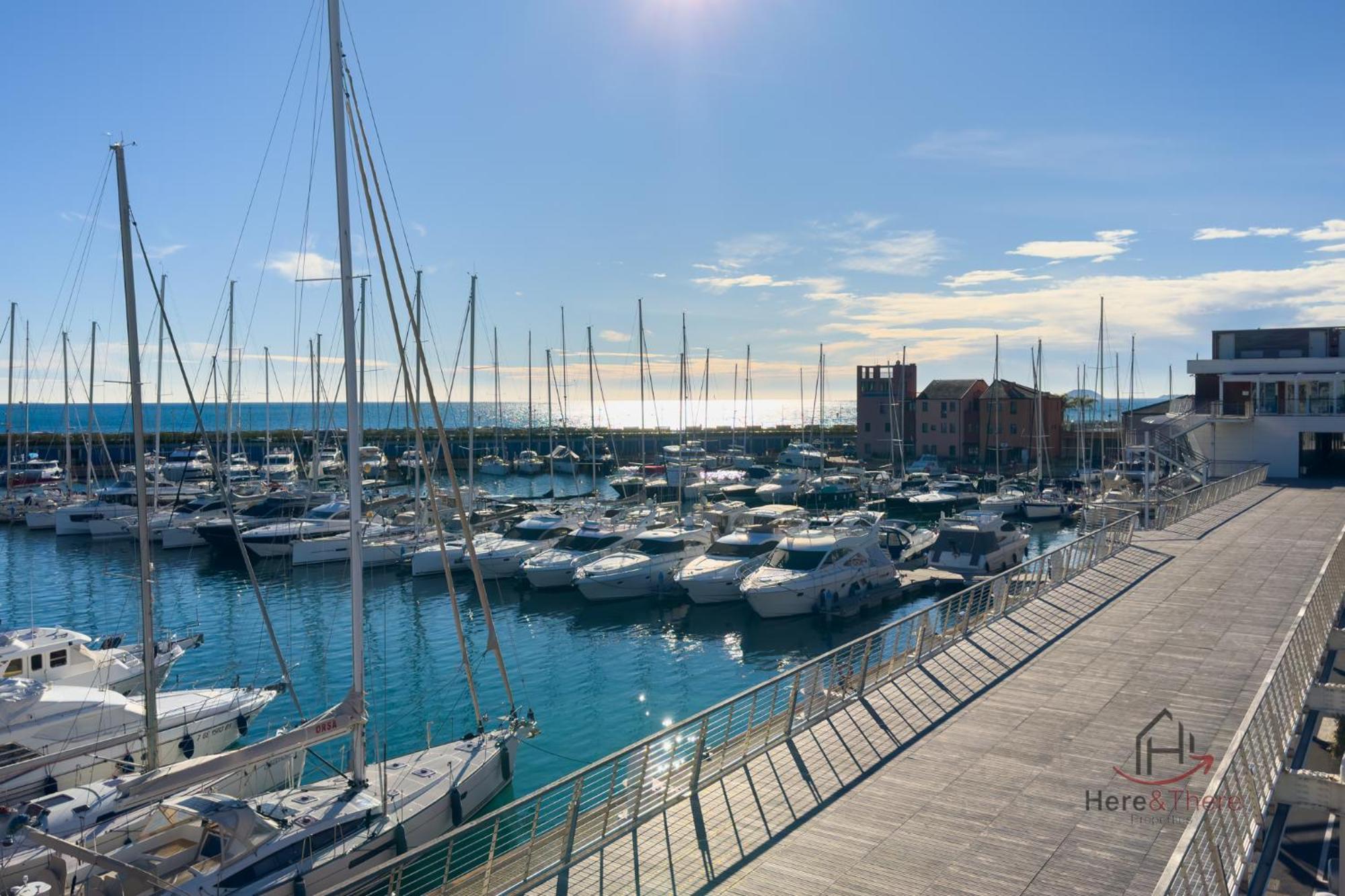 Balcony And Garage - Beaches 5Min Away - Smart Tv Loano Exterior foto
