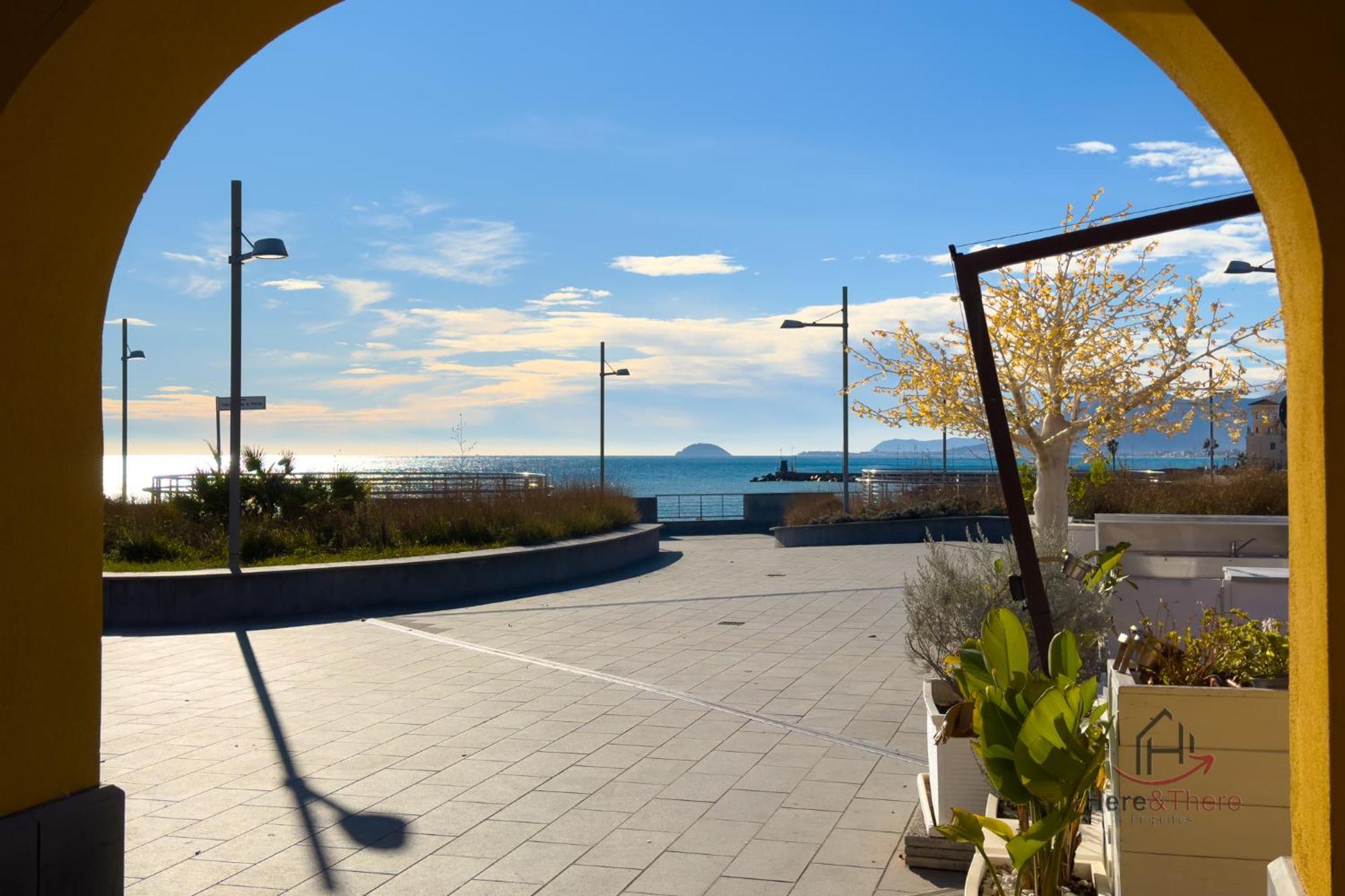 Balcony And Garage - Beaches 5Min Away - Smart Tv Loano Exterior foto